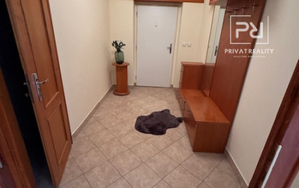 3 izb.,pôvodne 4 izbový byt Slávičie údolie s garážou.