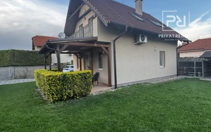 Moderný 4-izbový rodinný dom v tichej časti Dunajskej Lužnej