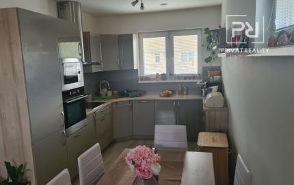 Ponúkame Vám na predaj nízkoenergetický Rodinný dom v obci : Trávnica . 