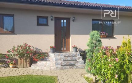 Ponúkame Vám na predaj nízkoenergetický Rodinný dom v obci : Trávnica . 