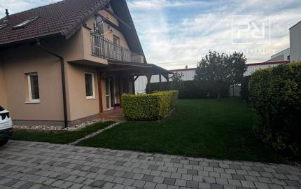 Na predaj rodinný dom v obci Dunajská Lužná.