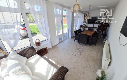 Ponúkame na predaj Veľký rodinný dom s pozemkom o rozlohe 940 m2 ktorý sa nachádza v pokojnej a tichej časti Myjavy .