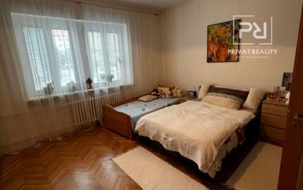 Predaj priestranný 3 izbový byt Bratislava-Ružinov, (časť Nivy) Oravská ul.