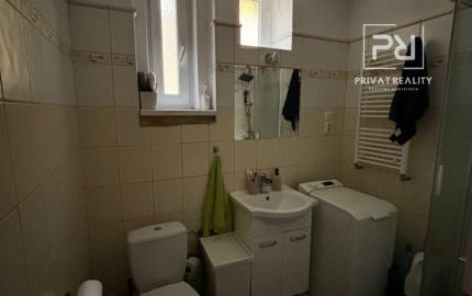 Predaj priestranný 3 izbový byt Bratislava-Ružinov, (časť Nivy) Oravská ul.