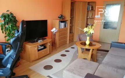 REZERVOVANY - Na predaj 2 izbový byt v tehlovom dome - tichá lokalita , Bratislava Krasňany Kadnárova ulica.