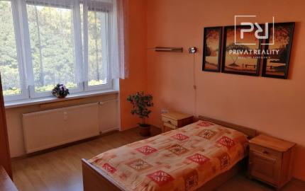 REZERVOVANY - Na predaj 2 izbový byt v tehlovom dome - tichá lokalita , Bratislava Krasňany Kadnárova ulica.