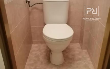 REZERVOVANY - Na predaj 2 izbový byt v tehlovom dome - tichá lokalita , Bratislava Krasňany Kadnárova ulica.