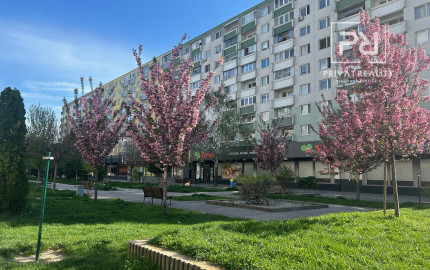 Ponúkame na predaj Obchodný priestor vo Vrakúni.