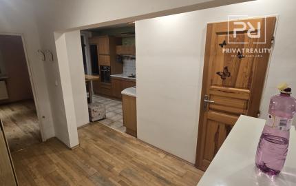 3-izbový byt po rekonštrukcii s loggiou – BA II, Vrakuňa.