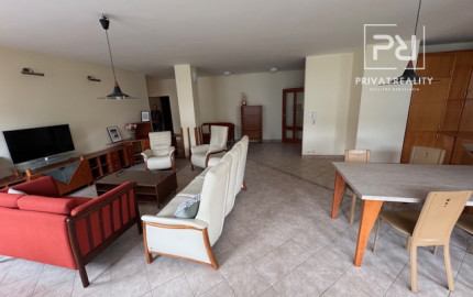 3 izb.,pôvodne 4 izbový byt Slávičie údolie s garážou.