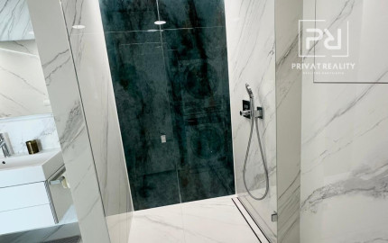 LUXUSNÝ PENTHOUSE S PANORAMATICKÝM VÝHĽADOM (23. p.)