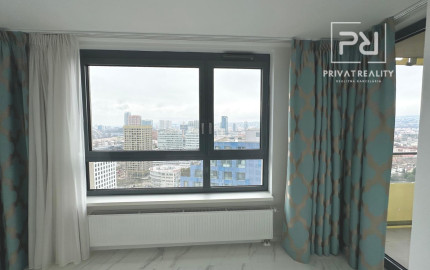 LUXUSNÝ PENTHOUSE S PANORAMATICKÝM VÝHĽADOM (23. p.)