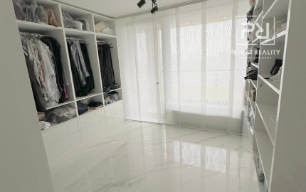 LUXUSNÝ PENTHOUSE S PANORAMATICKÝM VÝHĽADOM (23. p.)