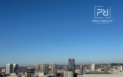 LUXUSNÝ PENTHOUSE S PANORAMATICKÝM VÝHĽADOM (23. p.)