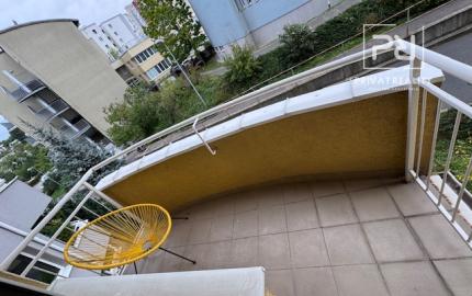 3 izb.,pôvodne 4 izbový byt Slávičie údolie s garážou.