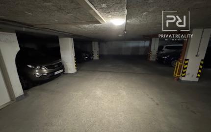3 izb.,pôvodne 4 izbový byt Slávičie údolie s garážou.