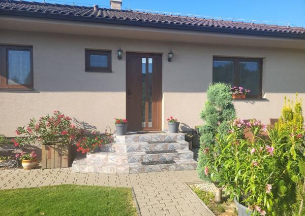 Ponúkame Vám na predaj nízkoenergetický Rodinný dom v obci : Trávnica . 