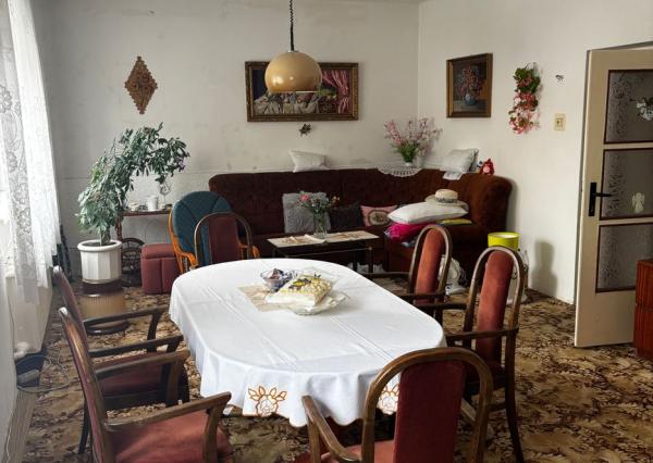 Ponúkame na predaj 3 izbový Rodinný dom v Prievoze.