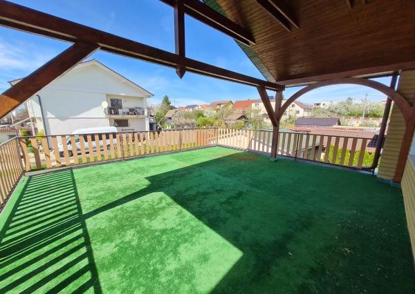 Ponúkame na predaj Veľký rodinný dom s pozemkom o rozlohe 940 m2 ktorý sa nachádza v pokojnej a tichej časti Myjavy .