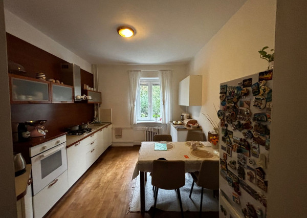 Predaj priestranný 3 izbový byt Bratislava-Ružinov, (časť Nivy) Oravská ul.