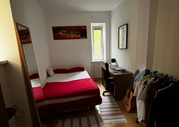 Predaj priestranný 3 izbový byt Bratislava-Ružinov, (časť Nivy) Oravská ul.