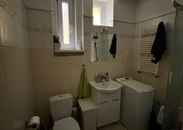 Predaj priestranný 3 izbový byt Bratislava-Ružinov, (časť Nivy) Oravská ul.