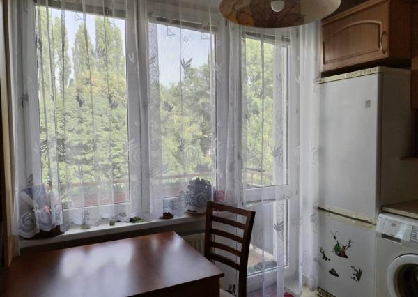 REZERVOVANY - Na predaj 2 izbový byt v tehlovom dome - tichá lokalita , Bratislava Krasňany Kadnárova ulica.