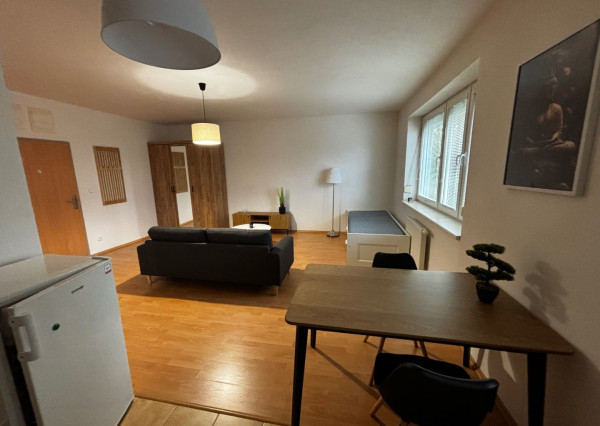 Ponúkame Vám na predaj 1 izbový byt Bratislava-Lamač.