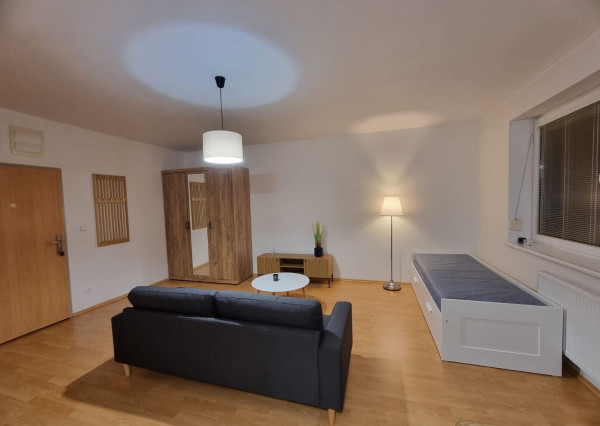 Ponúkame Vám na predaj 1 izbový byt Bratislava-Lamač.