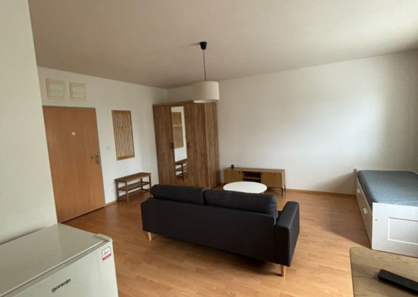 Ponúkame Vám na predaj 1 izbový byt Bratislava-Lamač.