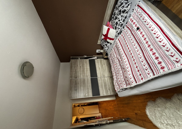 Ponúkame na predaj 3 izbový byt vo Vrakúni.