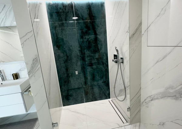 LUXUSNÝ PENTHOUSE S PANORAMATICKÝM VÝHĽADOM (23. p.)