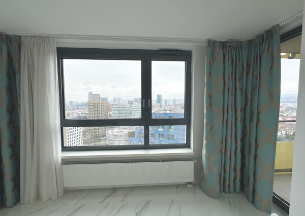 LUXUSNÝ PENTHOUSE S PANORAMATICKÝM VÝHĽADOM (23. p.)