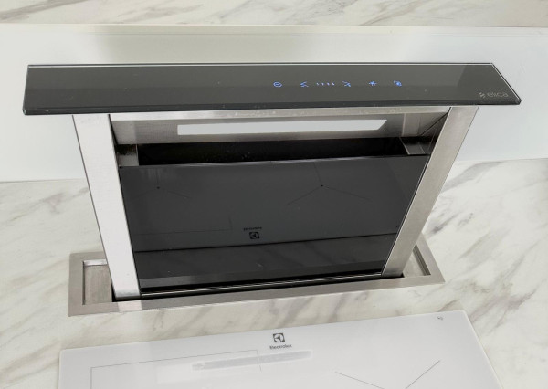 LUXUSNÝ PENTHOUSE S PANORAMATICKÝM VÝHĽADOM (23. p.)