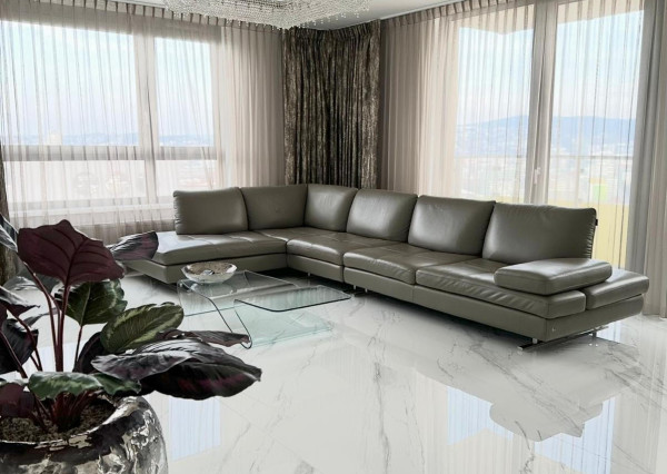 LUXUSNÝ PENTHOUSE S PANORAMATICKÝM VÝHĽADOM (23. p.)