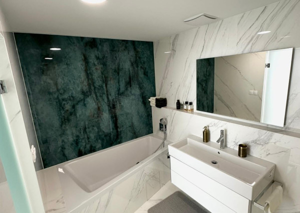 LUXUSNÝ PENTHOUSE S PANORAMATICKÝM VÝHĽADOM (23. p.)