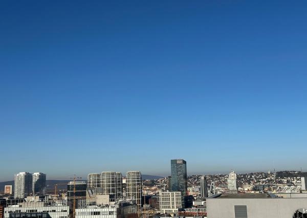 LUXUSNÝ PENTHOUSE S PANORAMATICKÝM VÝHĽADOM (23. p.)