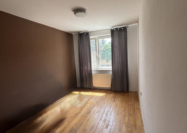Ponúkame na predaj 3 izbový byt vo Vrakúni.