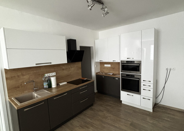 Predaj kompletne zrekonštruovaný 4 izb byt na Lietavskej ul