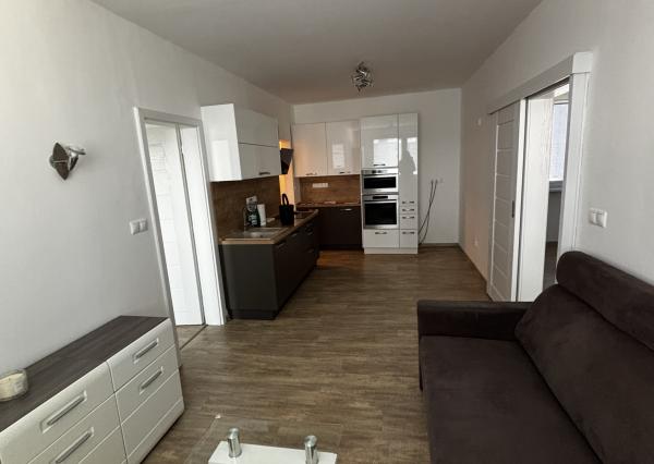 Kompletne zrekonštruovaný 4 izbový byt Lietavska ul.