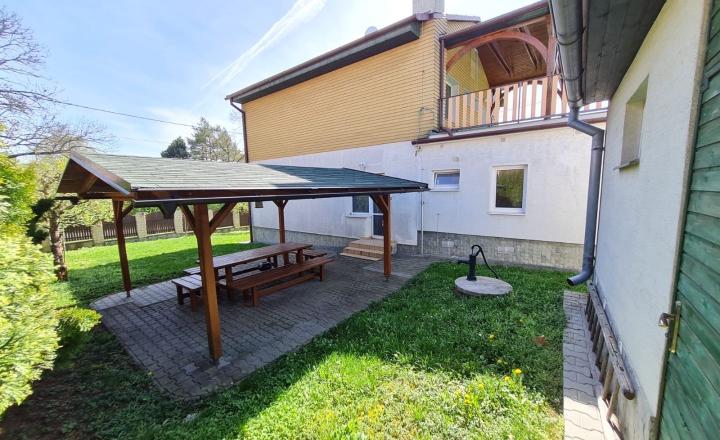 Ponúkame na predaj Veľký rodinný dom s pozemkom o rozlohe 940 m2 ktorý sa nachádza v pokojnej a tichej časti Myjavy . - fotografia 20