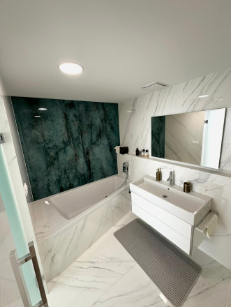 LUXUSNÝ PENTHOUSE S PANORAMATICKÝM VÝHĽADOM (23. p.) - fotografia 9