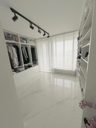 LUXUSNÝ PENTHOUSE S PANORAMATICKÝM VÝHĽADOM (23. p.) - fotografia 15