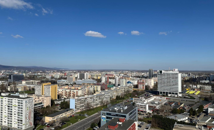LUXUSNÝ PENTHOUSE S PANORAMATICKÝM VÝHĽADOM (23. p.) - fotografia 16