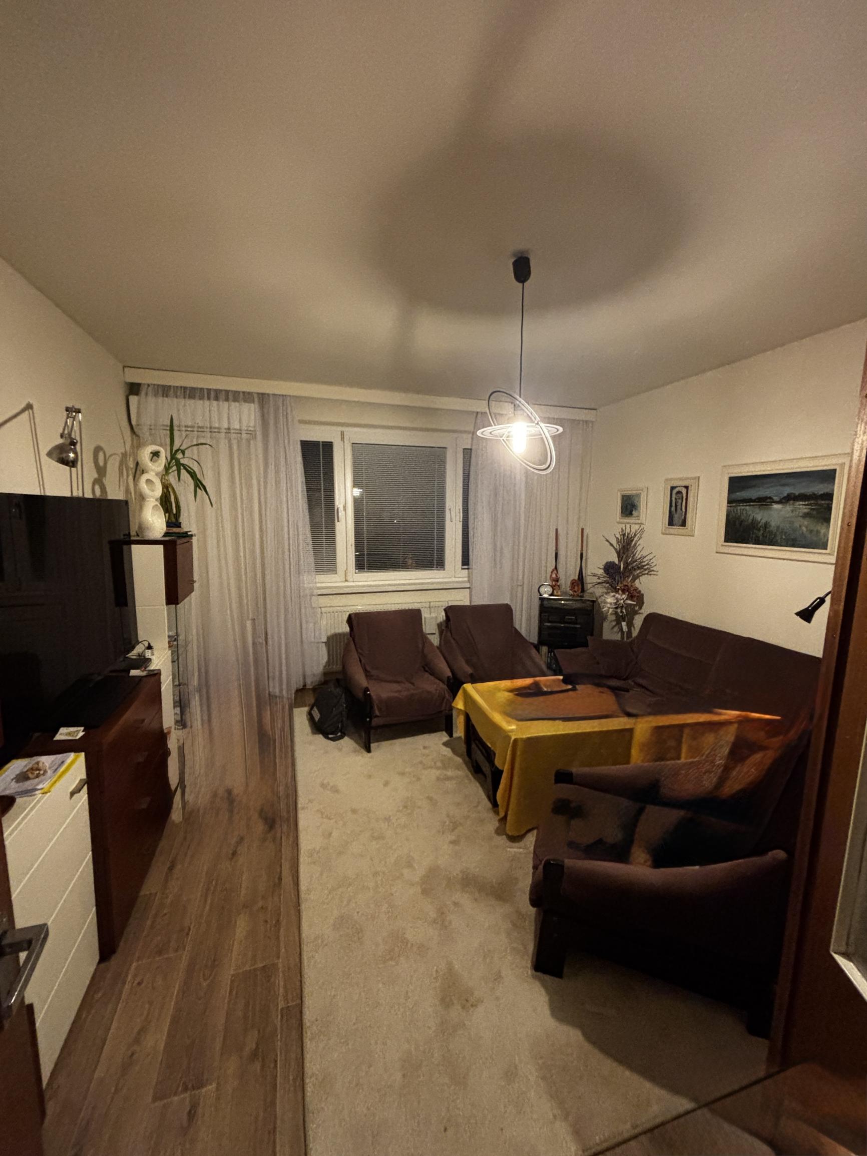 Ponúkame na predaj 4-izbový byt na Pečnianskej ul.