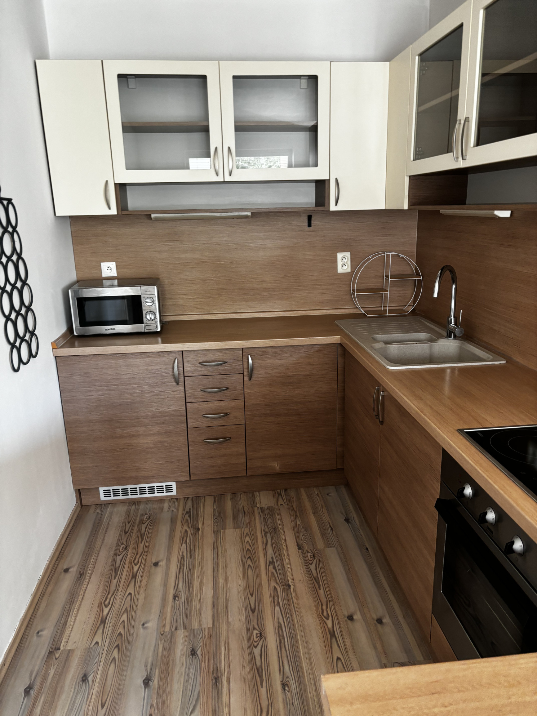 Prenájom 1 izbový byt Agátova ulica.