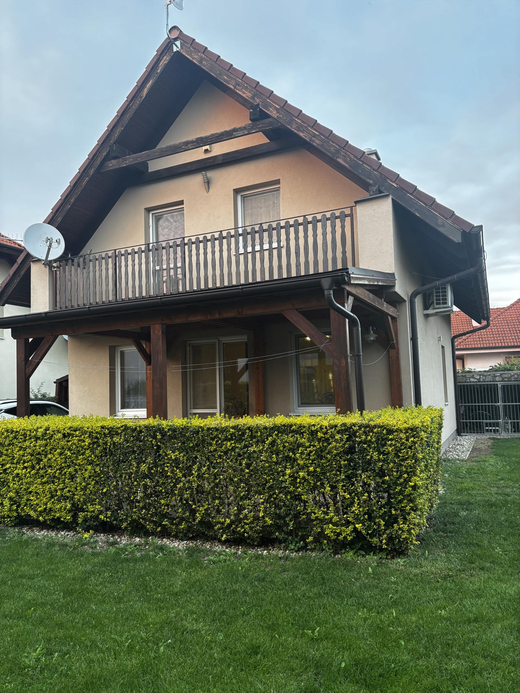 Moderný 4-izbový rodinný dom v tichej časti Dunajskej Lužnej